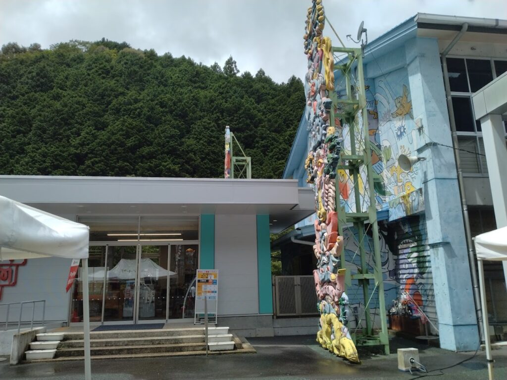 この町全体が１つの宿｜四万十町ゲストハウス「Ekimaehouse SAMARU」