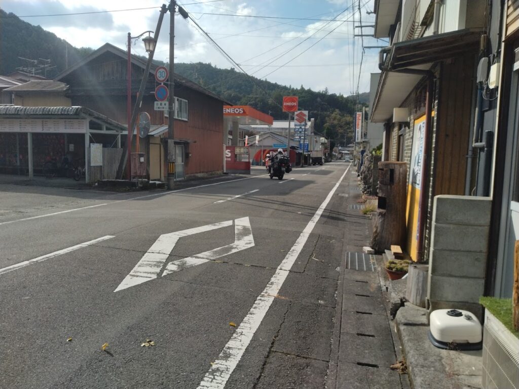 この町全体が1つの宿|四万十町ゲストハウス「Ekimaehouse SAMARU」