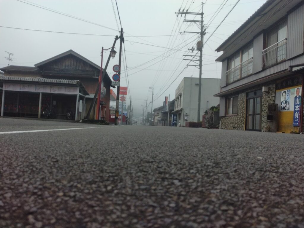 この町全体が1つの宿|四万十町ゲストハウス「Ekimaehouse SAMARU」