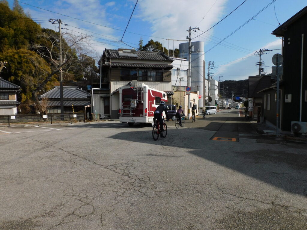 この町全体が1つの宿|四万十町ゲストハウス「Ekimaehouse SAMARU」