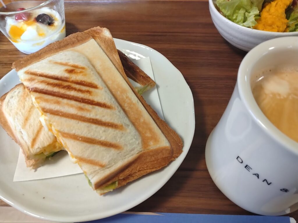 この町全体が1つの宿|四万十町ゲストハウス「Ekimaehouse SAMARU」